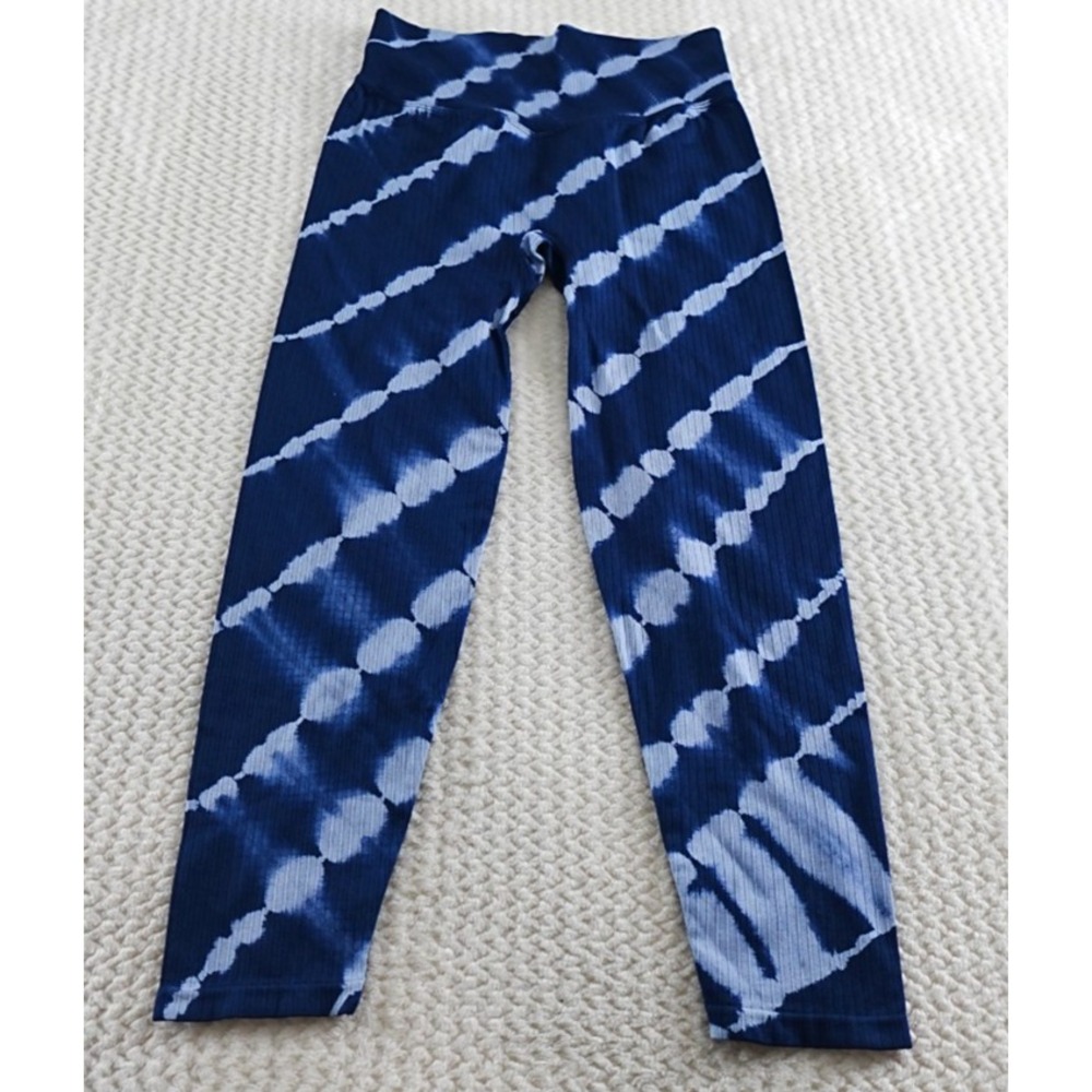 PINK Active Seamless Leggings Size Medium Tie Dye blue and gray